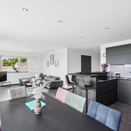 Anytime - Penthouse Mit Terrasse Und Bergsicht شقة