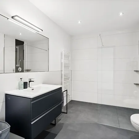 Anytime - Penthouse Mit Terrasse Und Bergsicht شقة فريدريشسهافن